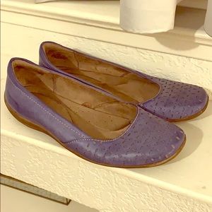 Periwinkle/cornflower blue flats, size W 8.5.